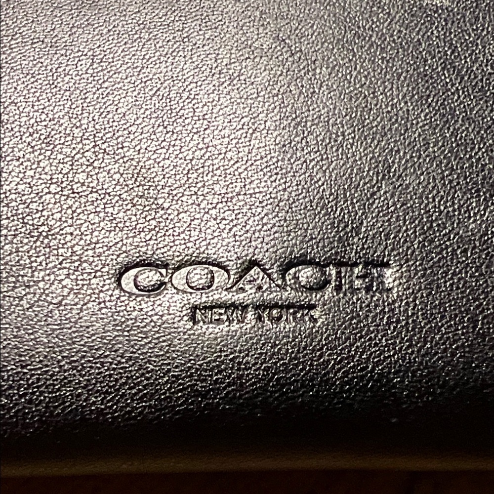 NWT Coach Leather Turn Lock Wallet - Picture 4 of 9